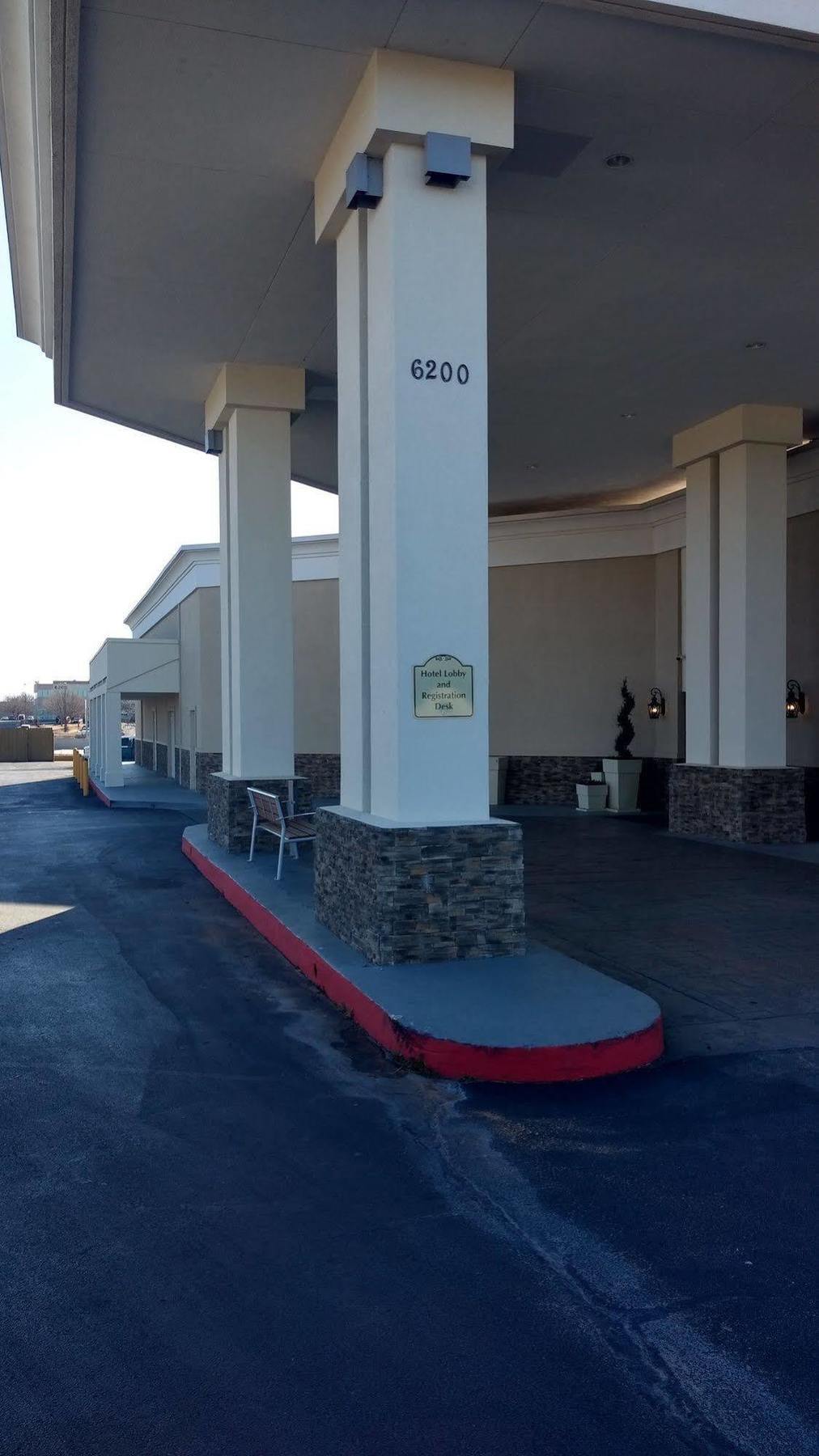 Holiday Inn Hotel & Suites Oklahoma City North By Ihg Exterior photo